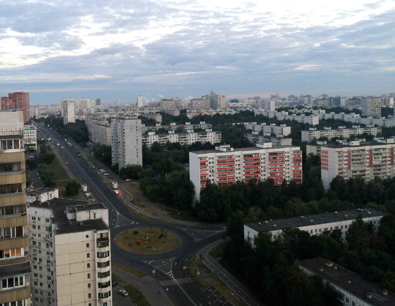 Москва, Улица Миклухо-Маклая, 53 корп. 1; Улица Миклухо-Маклая, 59; Улица Введенского, 22 корп. 2; Улица Введенского, 21. Москва — Панорамы