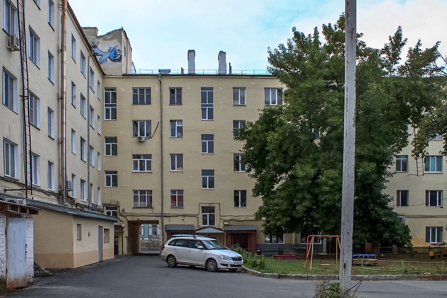 Уфа, Улица Гоголя, 56 / Коммунистическая улица, 33