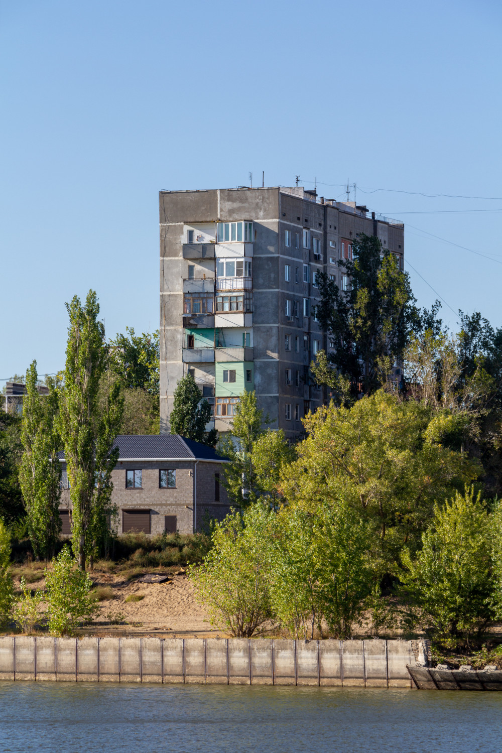 Нариманов, Набережная улица, 8