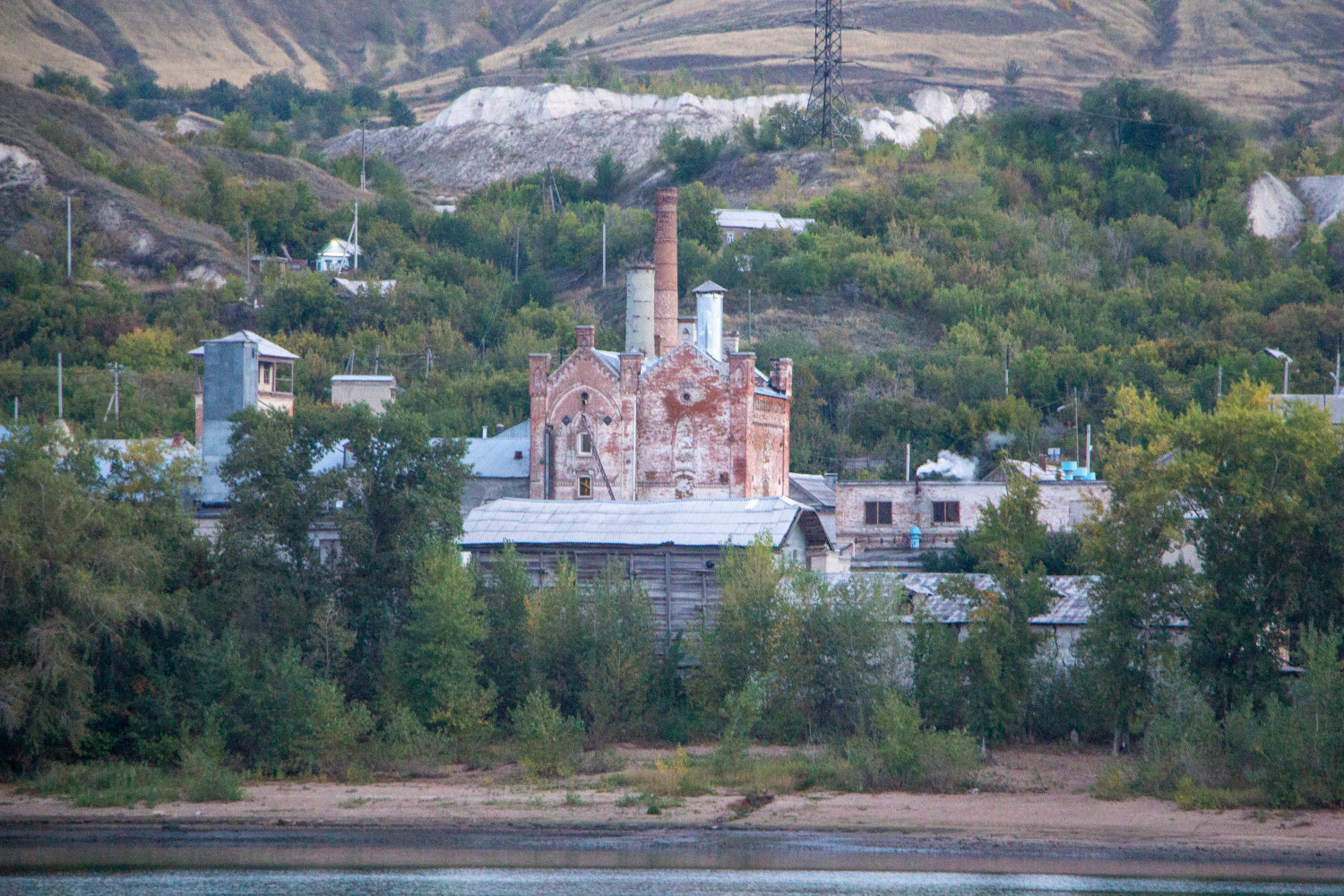Вольск, микрорайон Комсомолец, фабричное здание