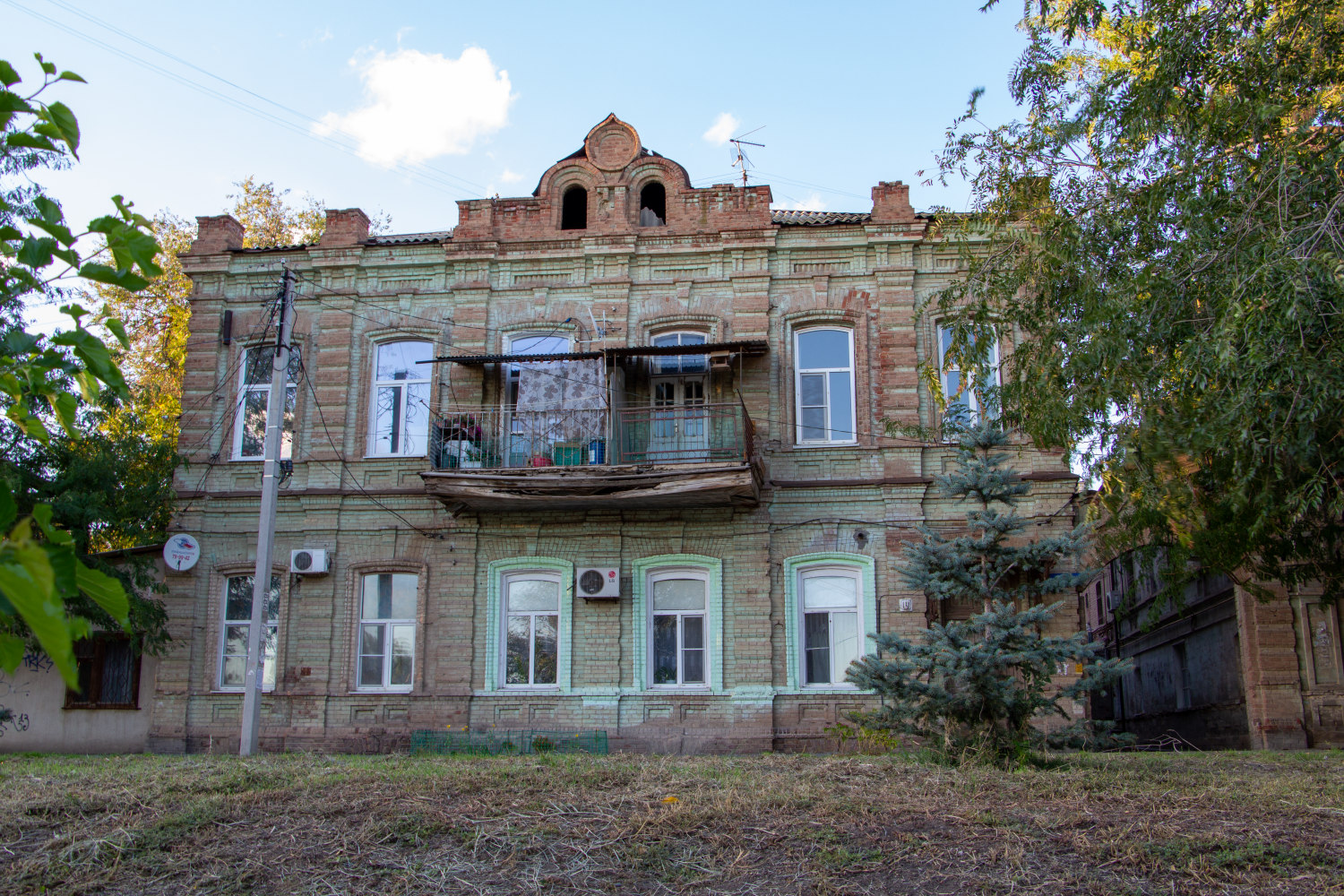 Астрахань, Набережная 1 Мая, 111