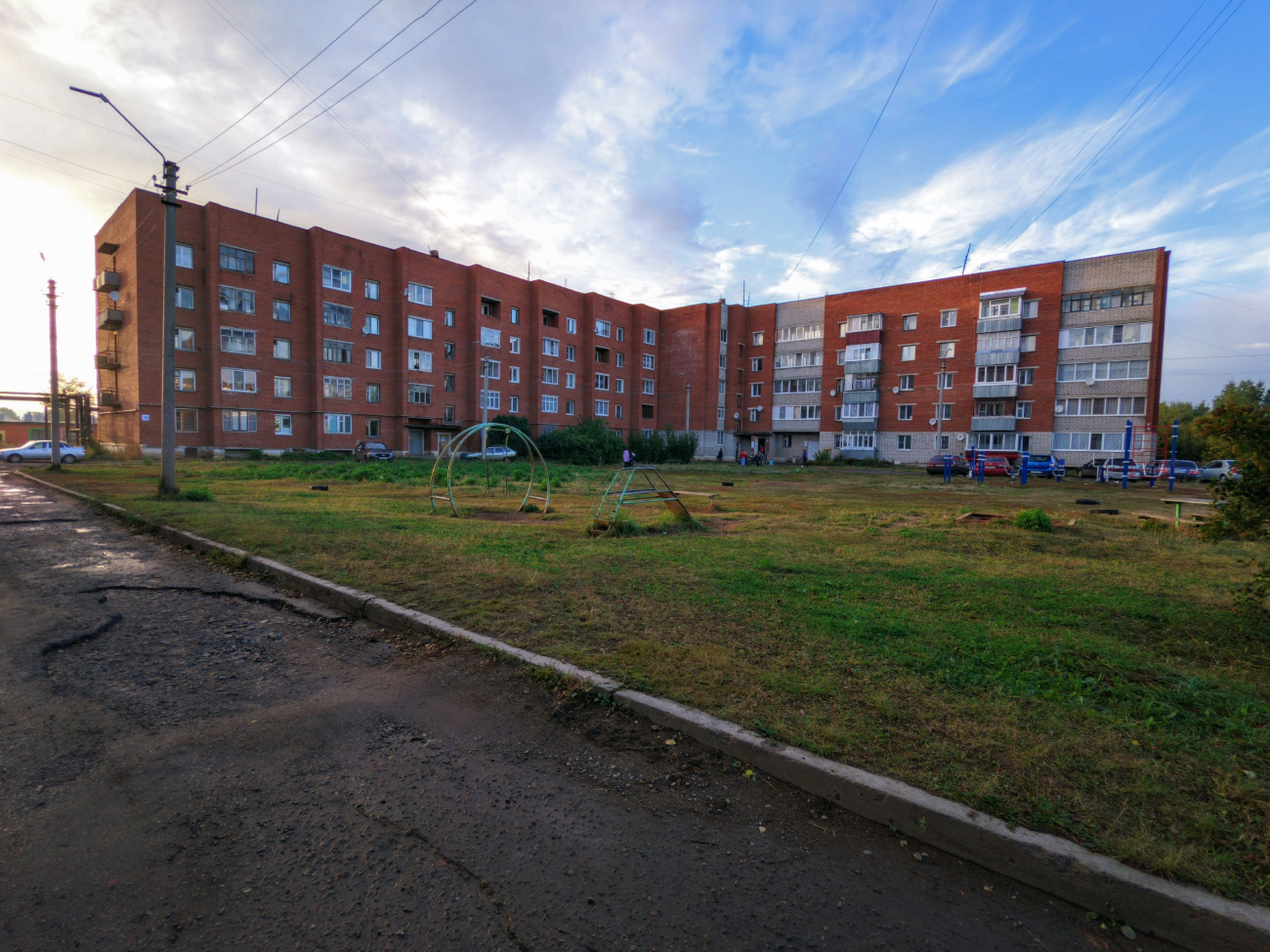 Глазов, Улица Куйбышева, 79 (подъезд 4); Улица Куйбышева, 79 (подъезды 1-3)