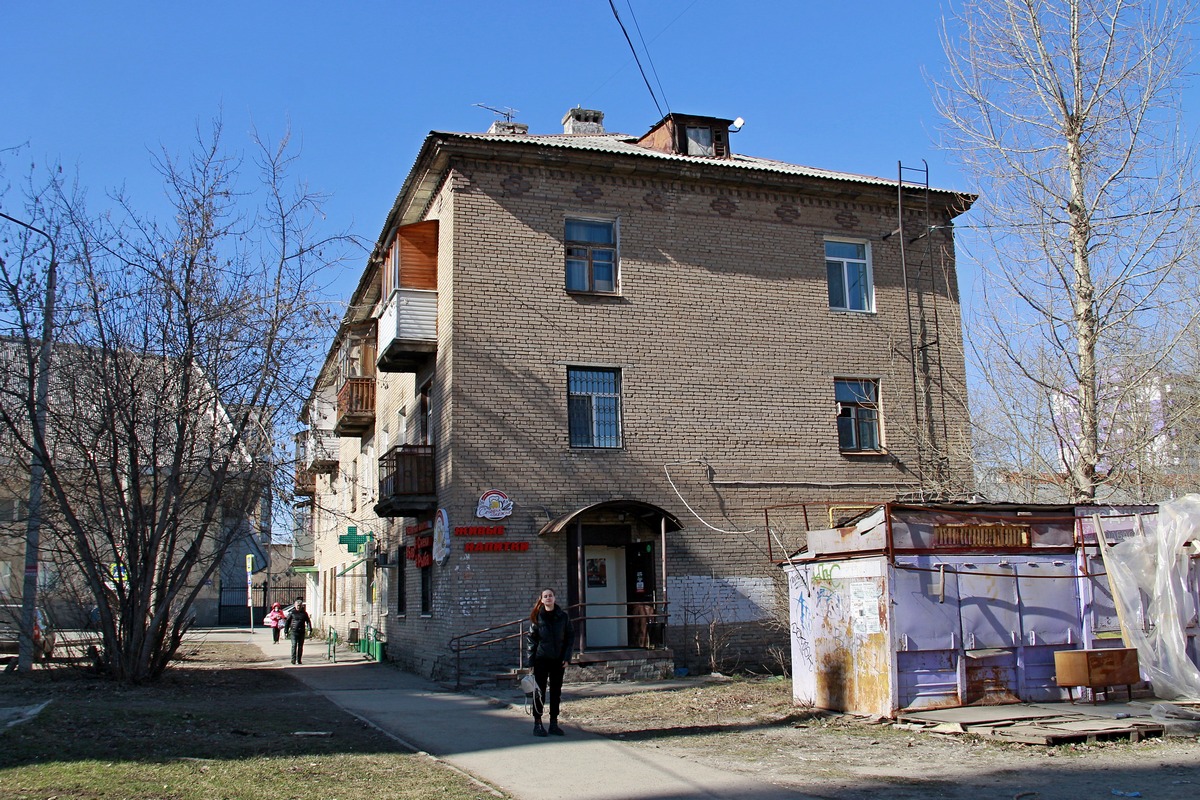 Пермь, Улица КИМ, 57 / Улица Металлистов, 13