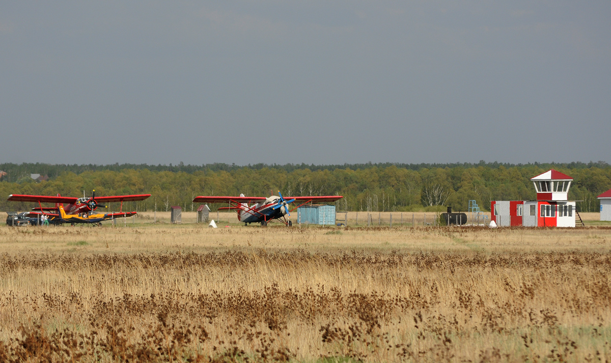 Tavrichesky District, other localities, дер. Камышино, аэродром Камышино, 2