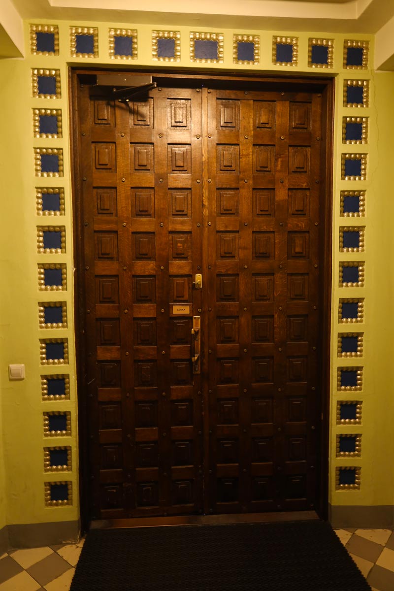 Tallinn, Müürivahe, 22 / Pärnu maantee, 10 / Suur-Karja, 23 / Väike-Karja, 10/12