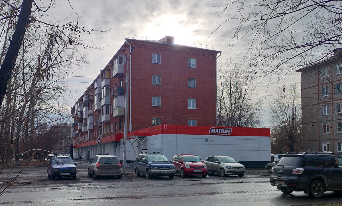 Омск, Улица Ермолаева, 4