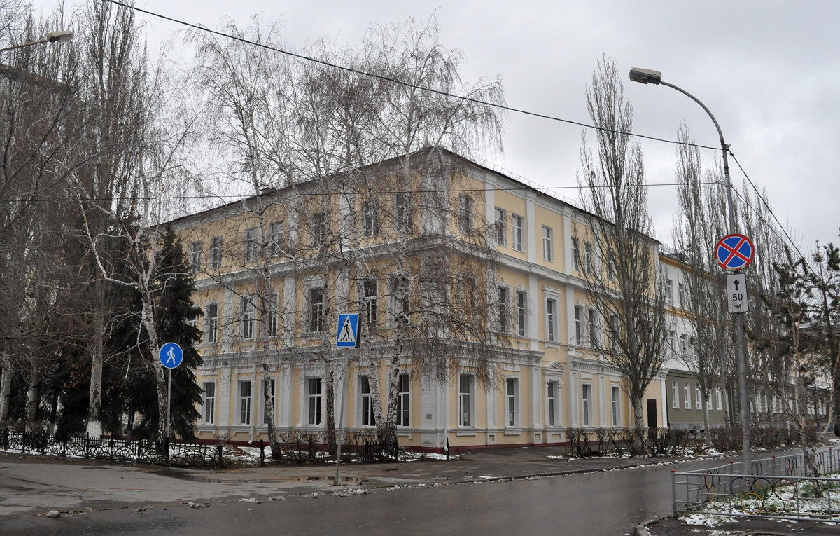 Омск, Интернациональная улица, 6; Банковский переулок, 1 / Улица Певцова, 6