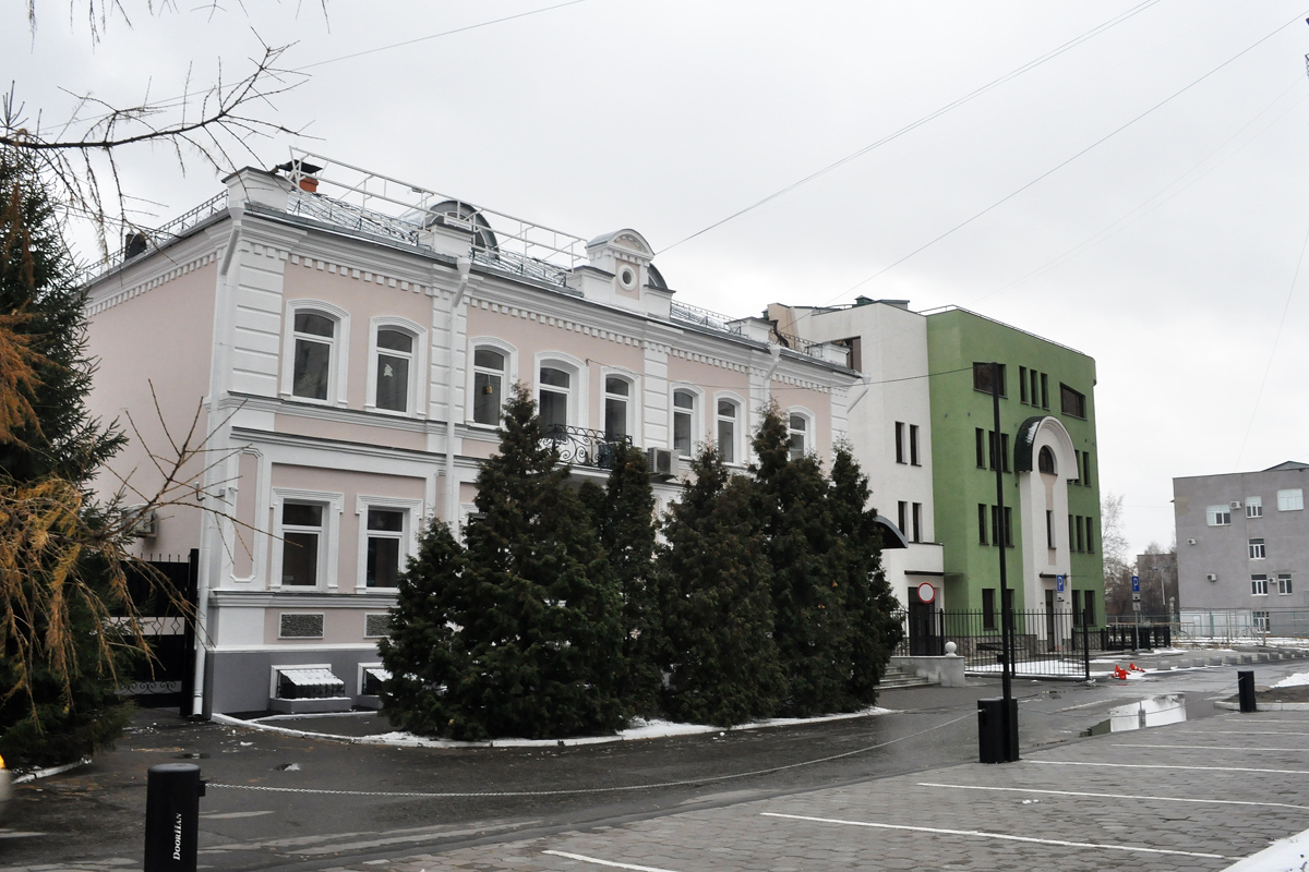 Омск, Коммунистическая улица, 20; Коммунистическая улица, 18