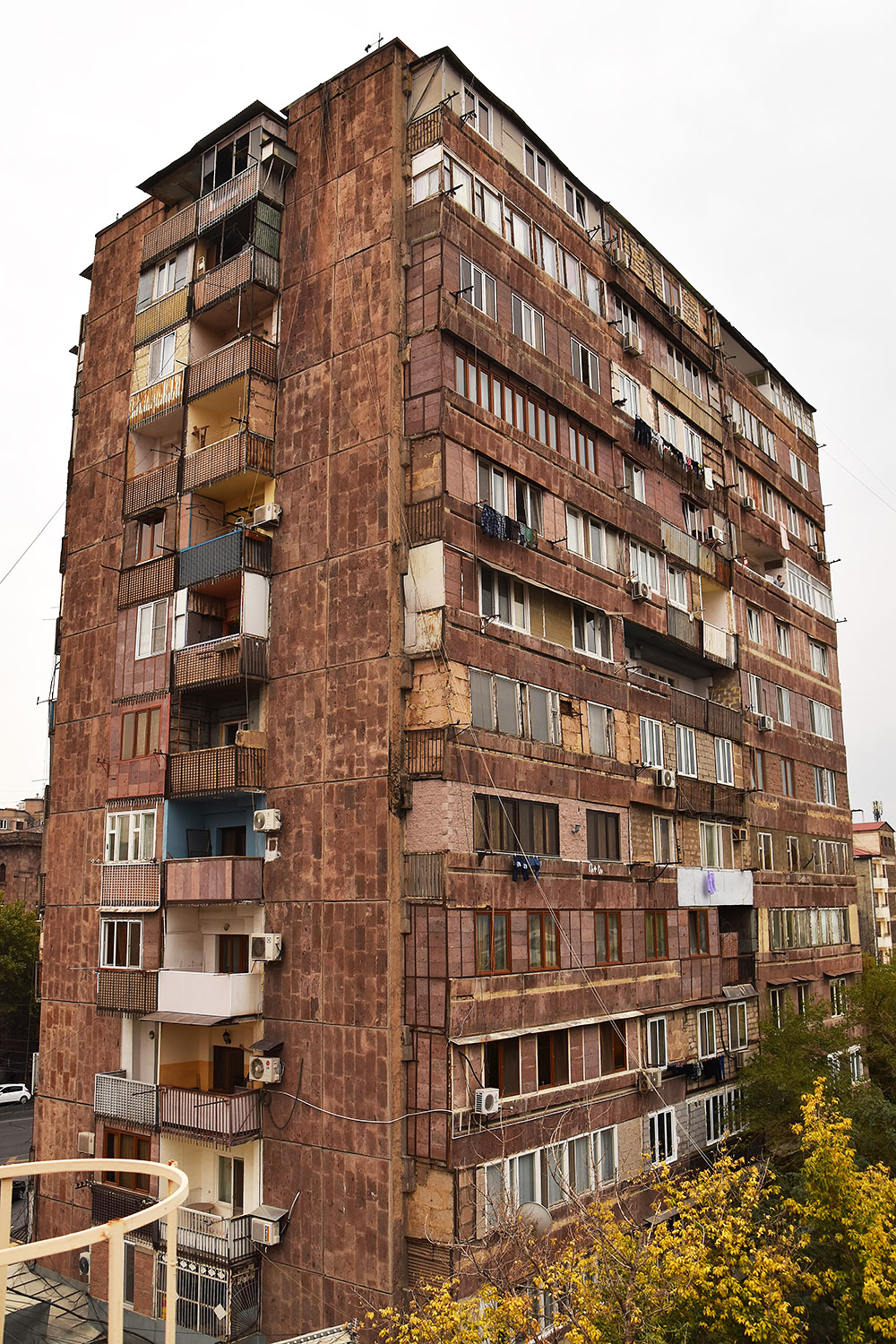 Ереван, Улица Мовсеса Хоренаци, 32