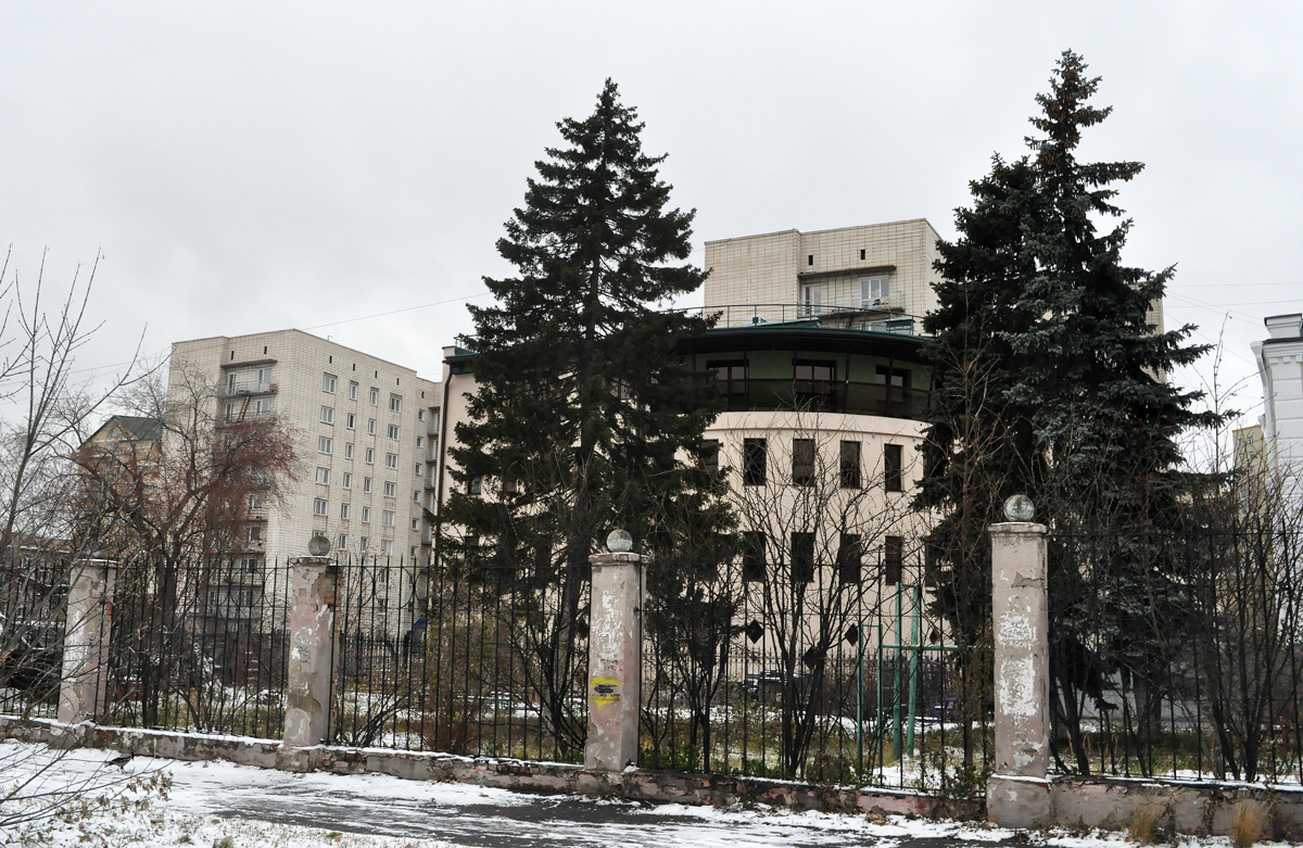 Омск, Красногвардейская улица, 4 корп. 1; Коммунистическая улица, 18