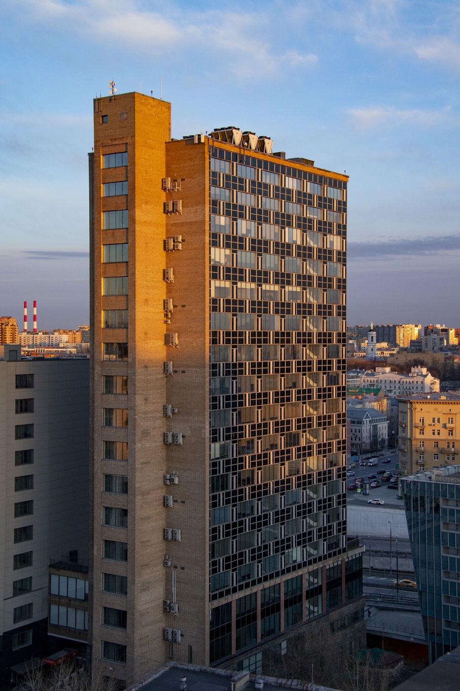 Москва, Улица Земляной Вал, 50А / Серебряническая набережная, 8 стр. 2