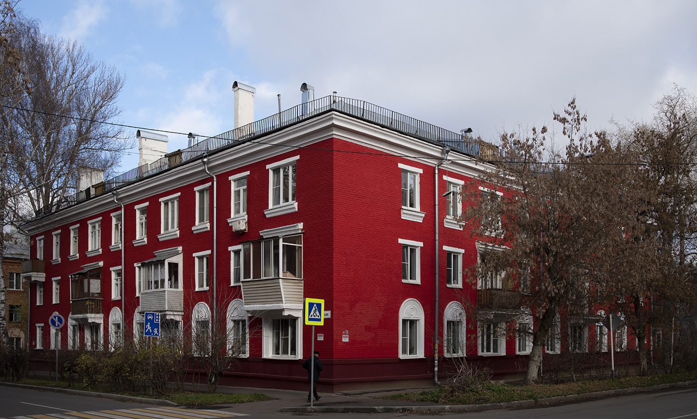 Dolgoprudny, Октябрьская улица, 2 / Комсомольская улица, 8