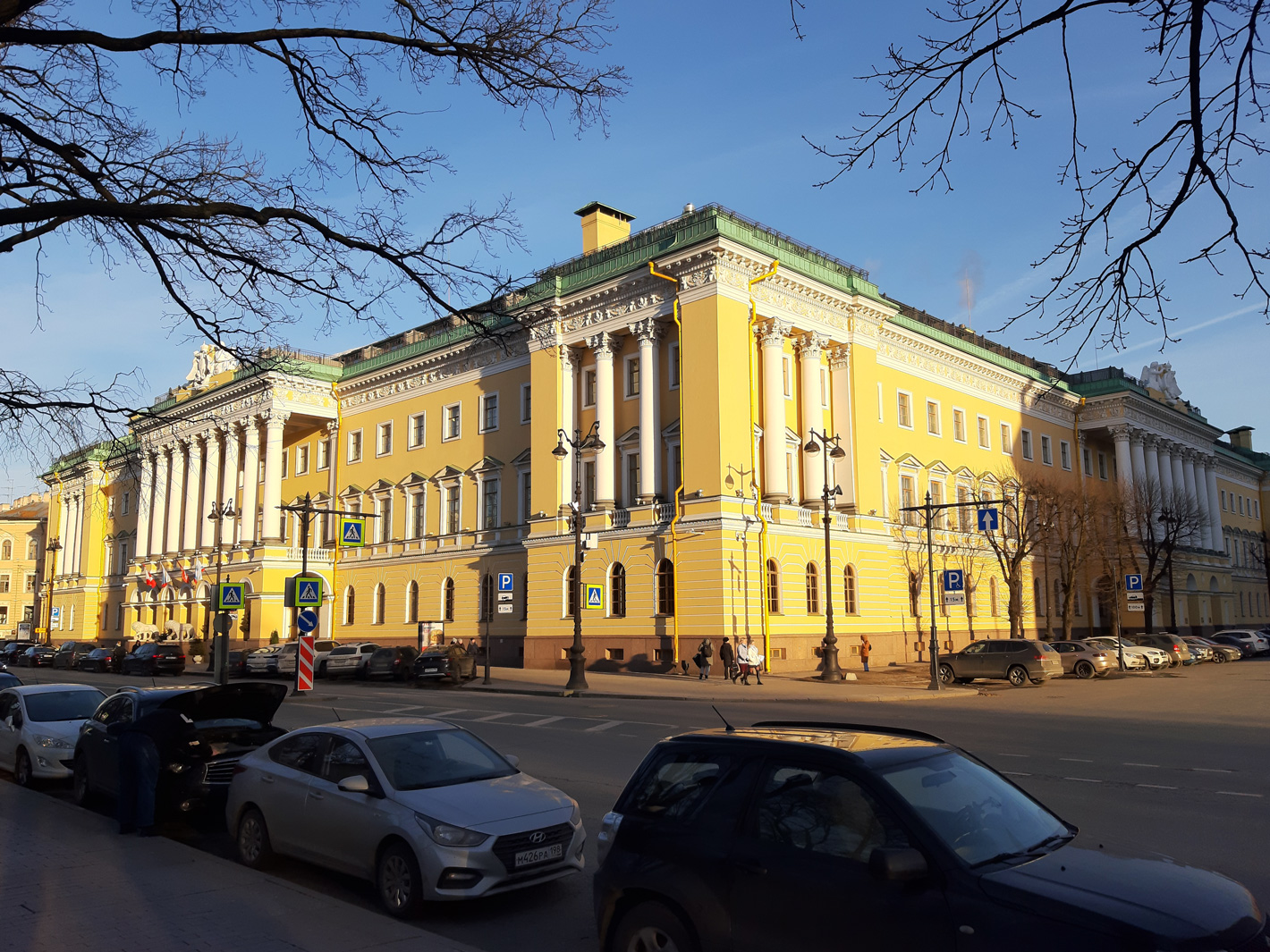Санкт-Петербург, Адмиралтейский проспект, 12 / Исаакиевская площадь, 2 / Вознесенский проспект, 1