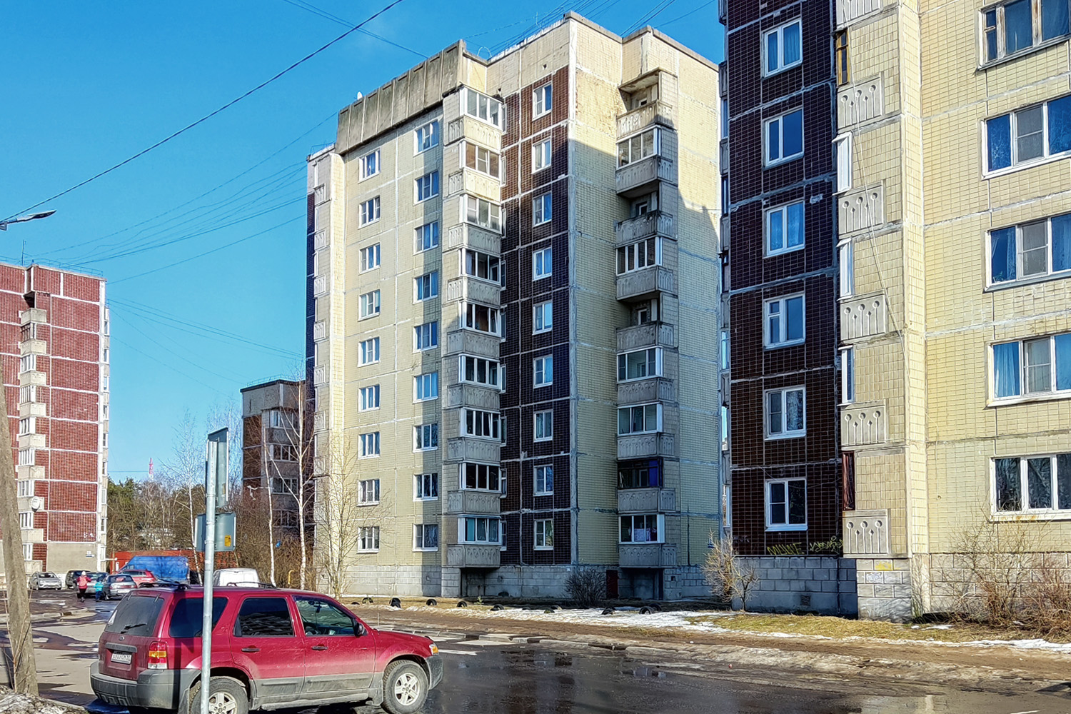 Кировск, Молодёжная улица, 5