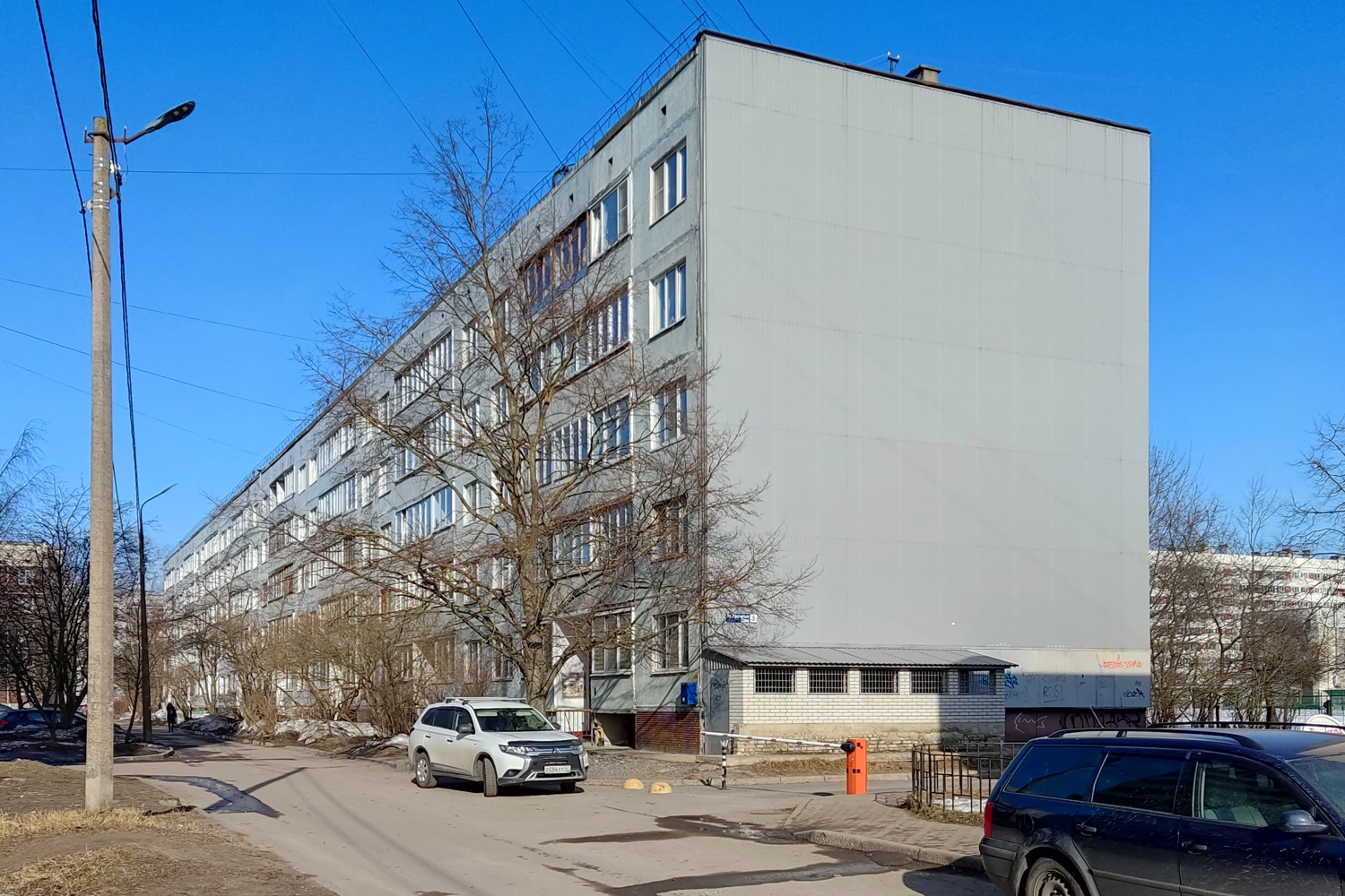 Кировск, Бульвар Партизанской Славы, 8