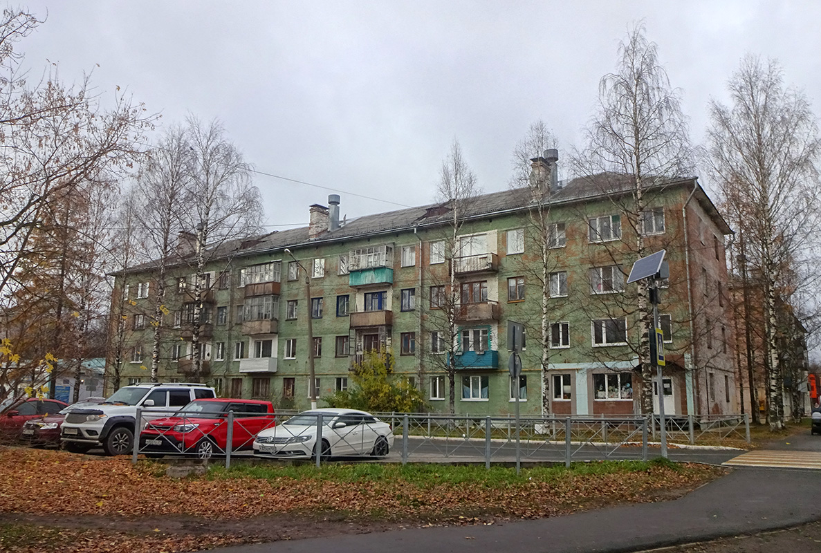 Мирный, Улица Ломоносова, 13