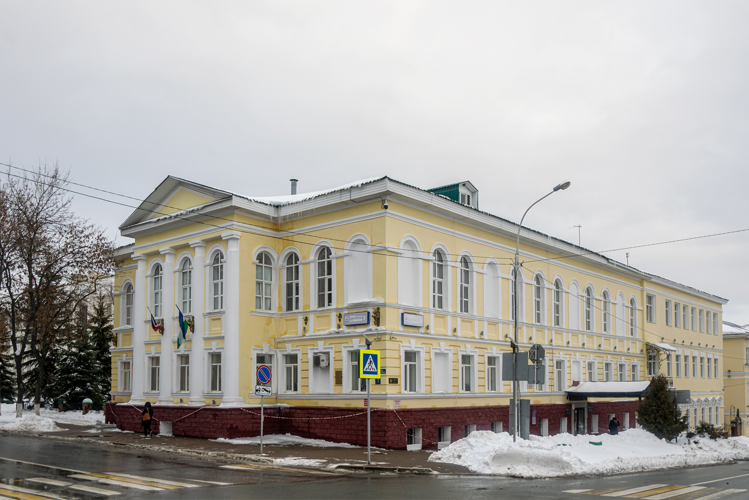 Уфа, Улица Тукаева, 23 / Советская улица, 2