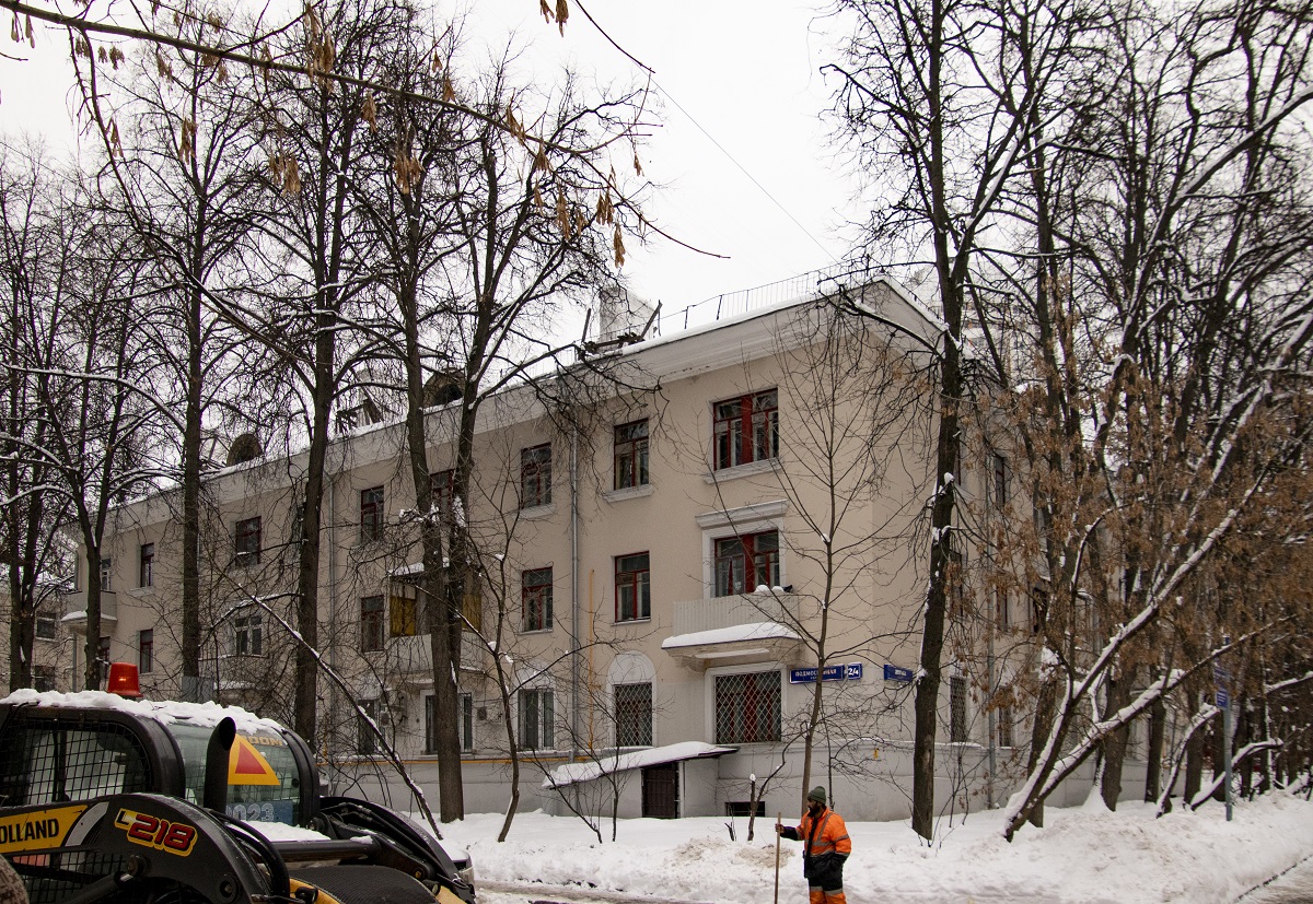 Москва, Подмосковная улица, 2 / Улица Долгова, 4