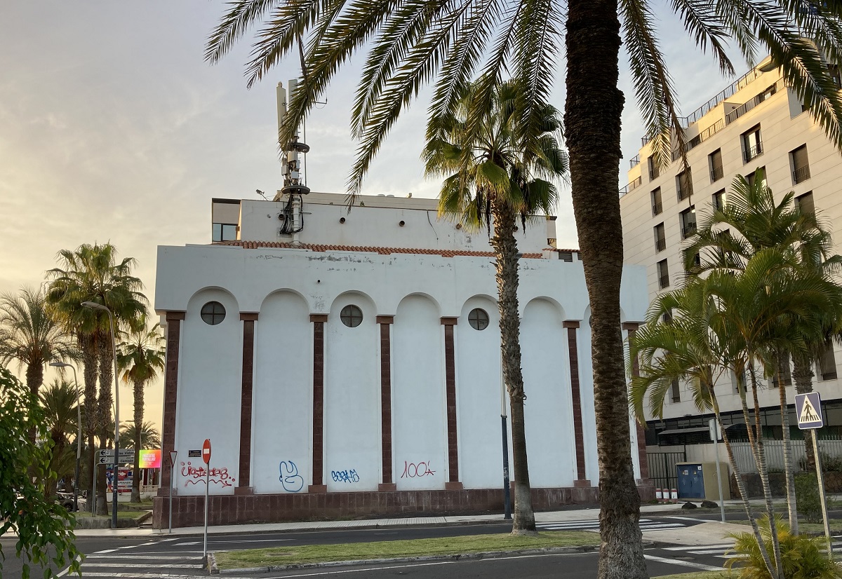 Santa Cruz de Tenerife, Playa de la Américas, Av. Antonio Dominguez, 4
