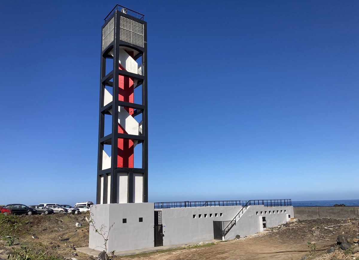 Santa Cruz de Tenerife, Playa de la Américas, Av. Antonio Dominguez, 4