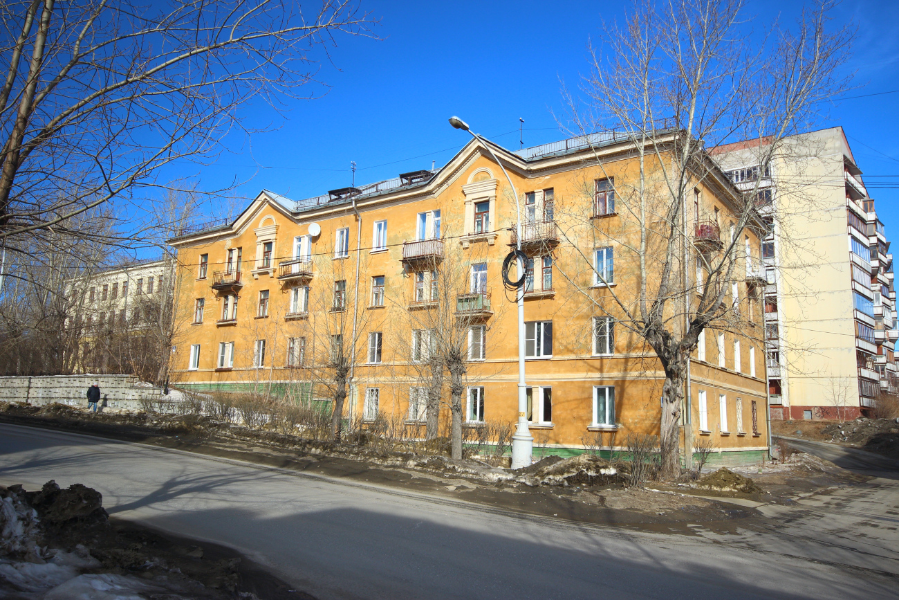Новоуральск, Улица Гагарина, 13