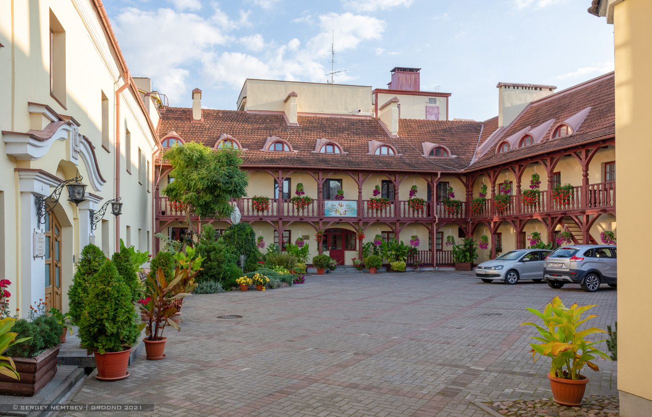 Гродна, Улица Карла Маркса, 4 / Городничанская улица, 35