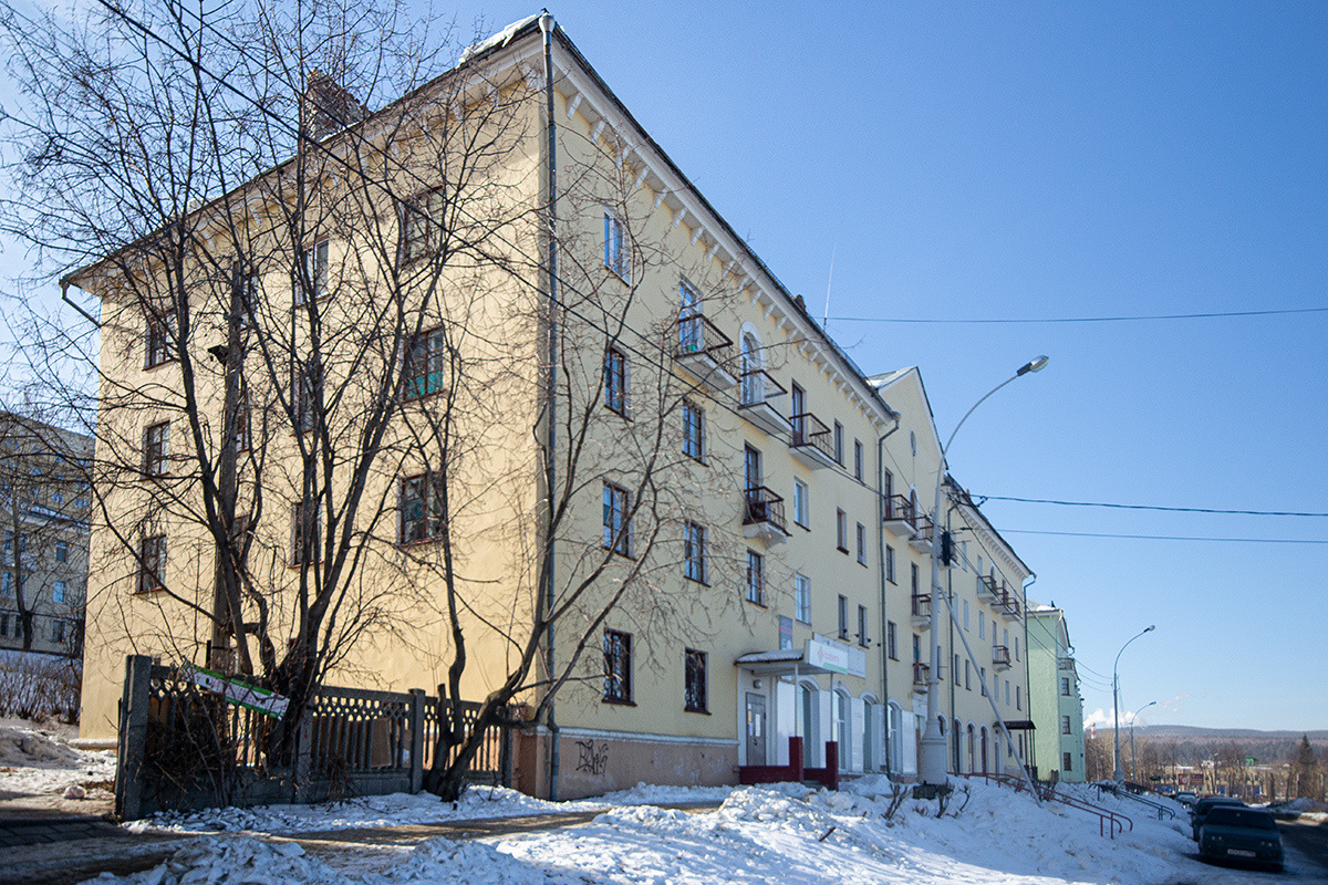 Новоуральск, Улица Максима Горького, 6