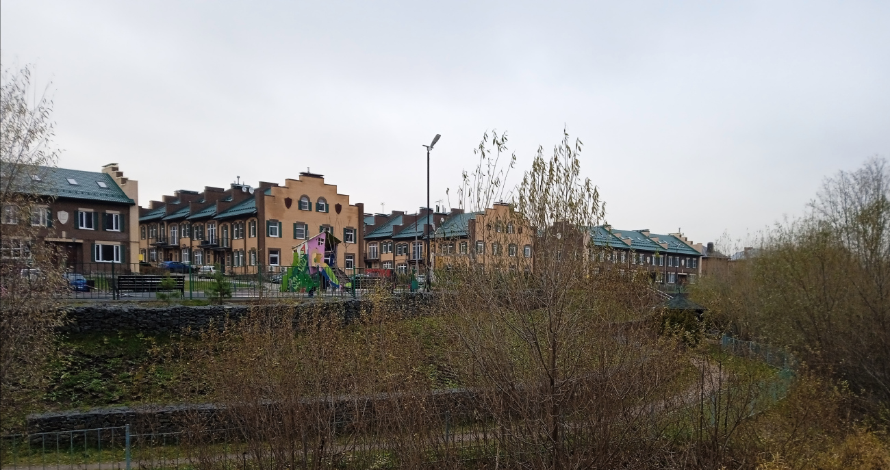 Поселение Воскресенское, Кронбургская улица, 15 корп. 2; Кронбургская улица, 15 корп. 3; Кронбургская улица, 15 корп. 5; Кронбургская улица