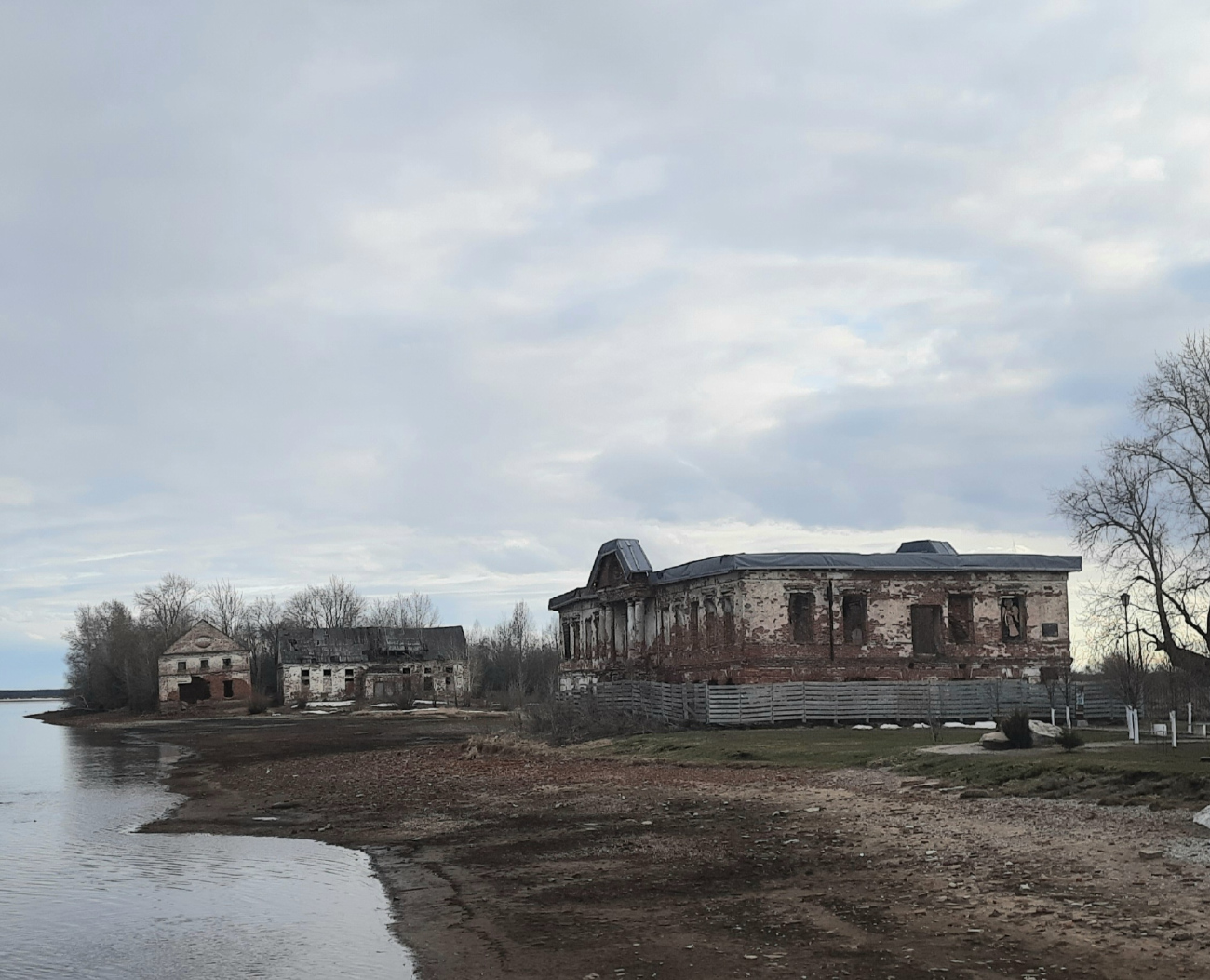 Усолье, Спасская улица, 8