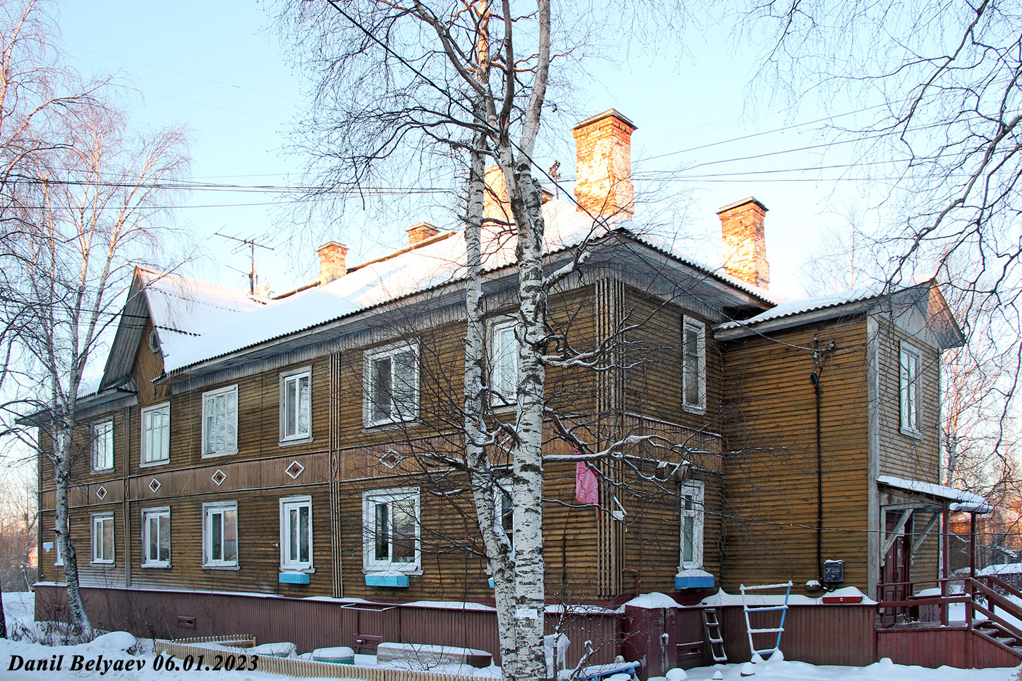 Архангельск, Корпусная улица, 1 / Кемская улица, 6