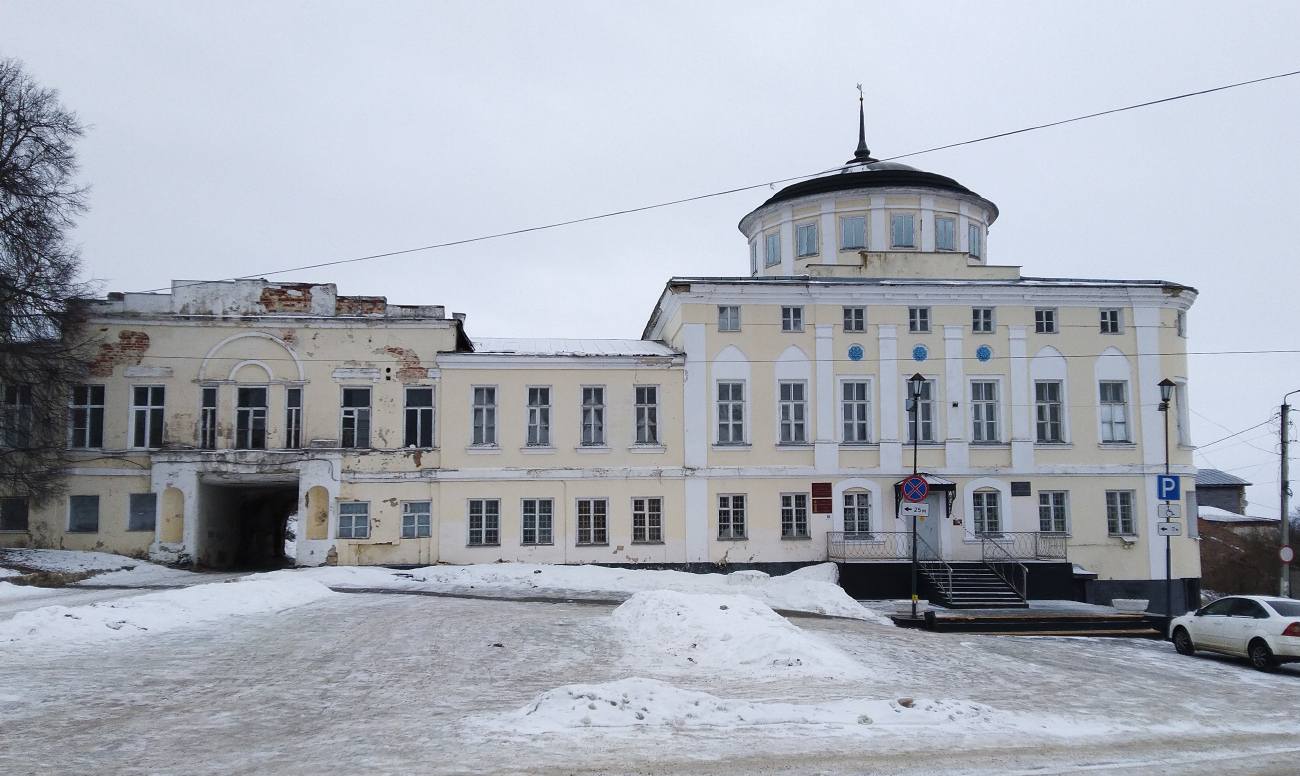 Касимов, Соборная площадь, 7/8 / Улица Воровского, 1
