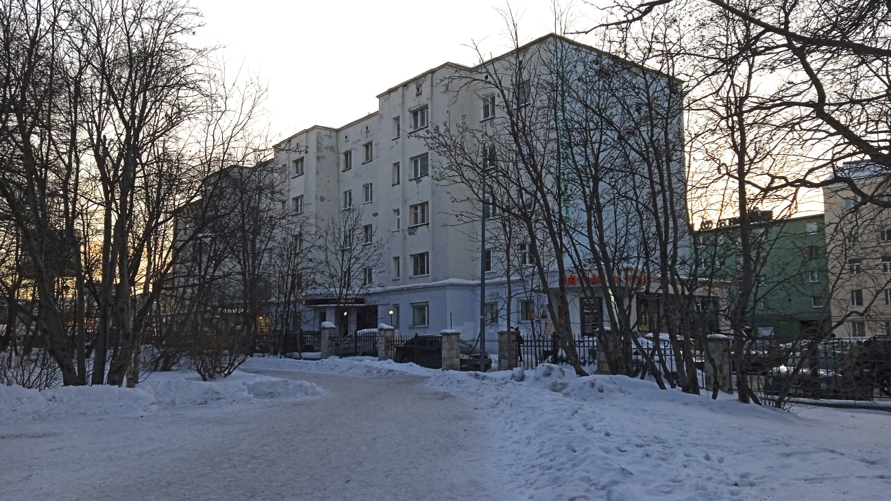 Murmansk, Ленинградская улица, 24 (подъезды 1-3)