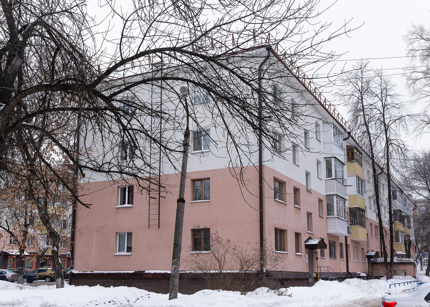 Ufa, Улица Конституции, 8 / Кольцевая улица, 35