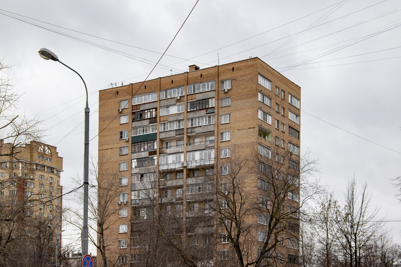 Москва, Улица Адмирала Макарова, 43