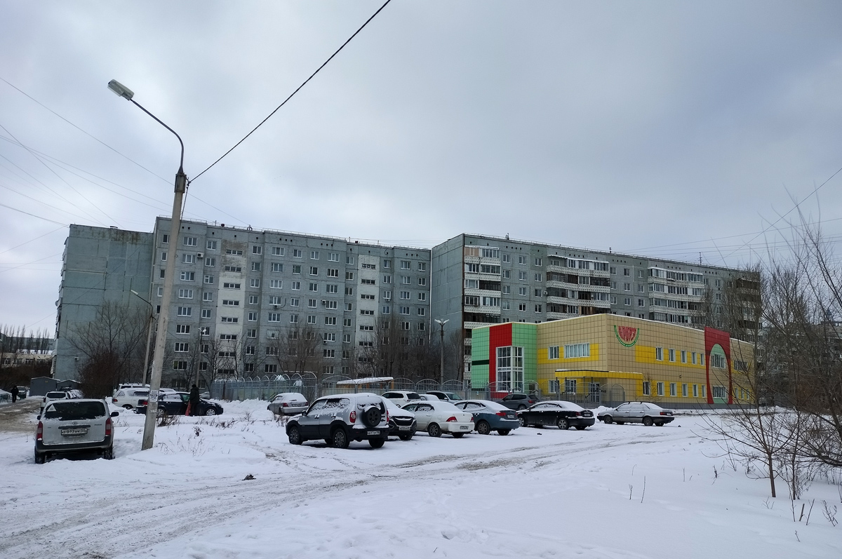 Омск, Проспект Комарова, 27/1; Проспект Комарова, 27; Проспект Комарова, 25 корп. 1