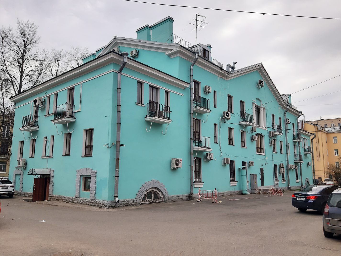 Sankt Petersburg, Панфилова улица, 12