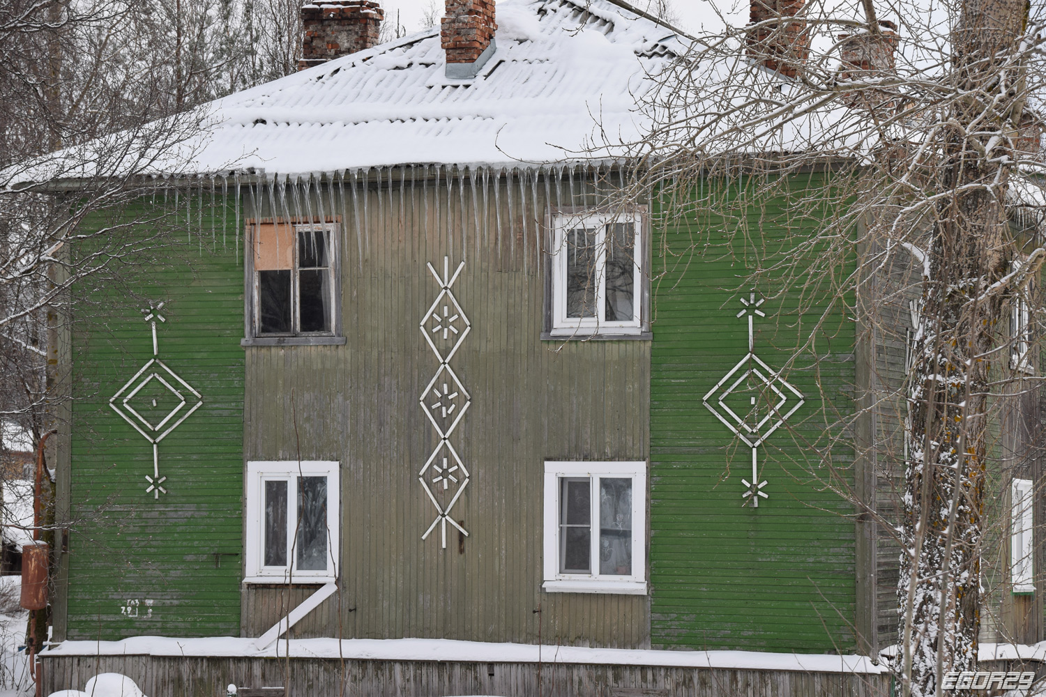 Архангельск, Улица Победы, 124. Монументальное искусство (мозаики, росписи, барельефы, сграфито)