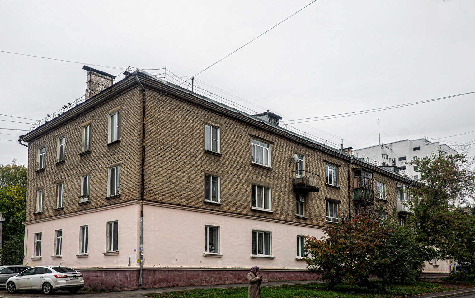 Уфа, Улица Ладыгина, 15 / Львовская улица, 6