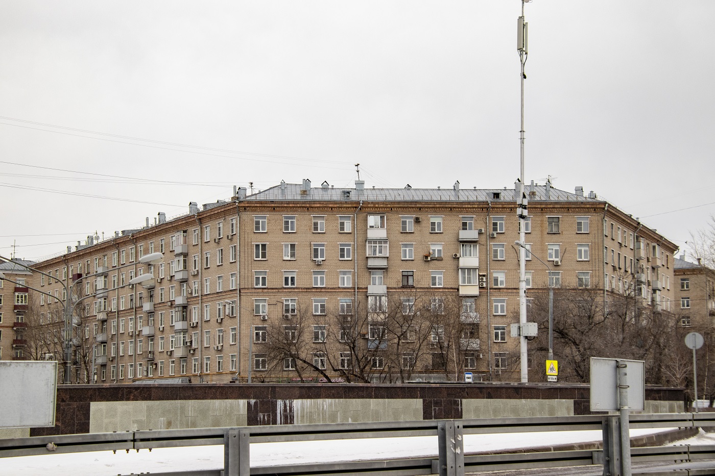 Москва, Большая Академическая улица, 2 / Улица Космонавта Волкова, 25