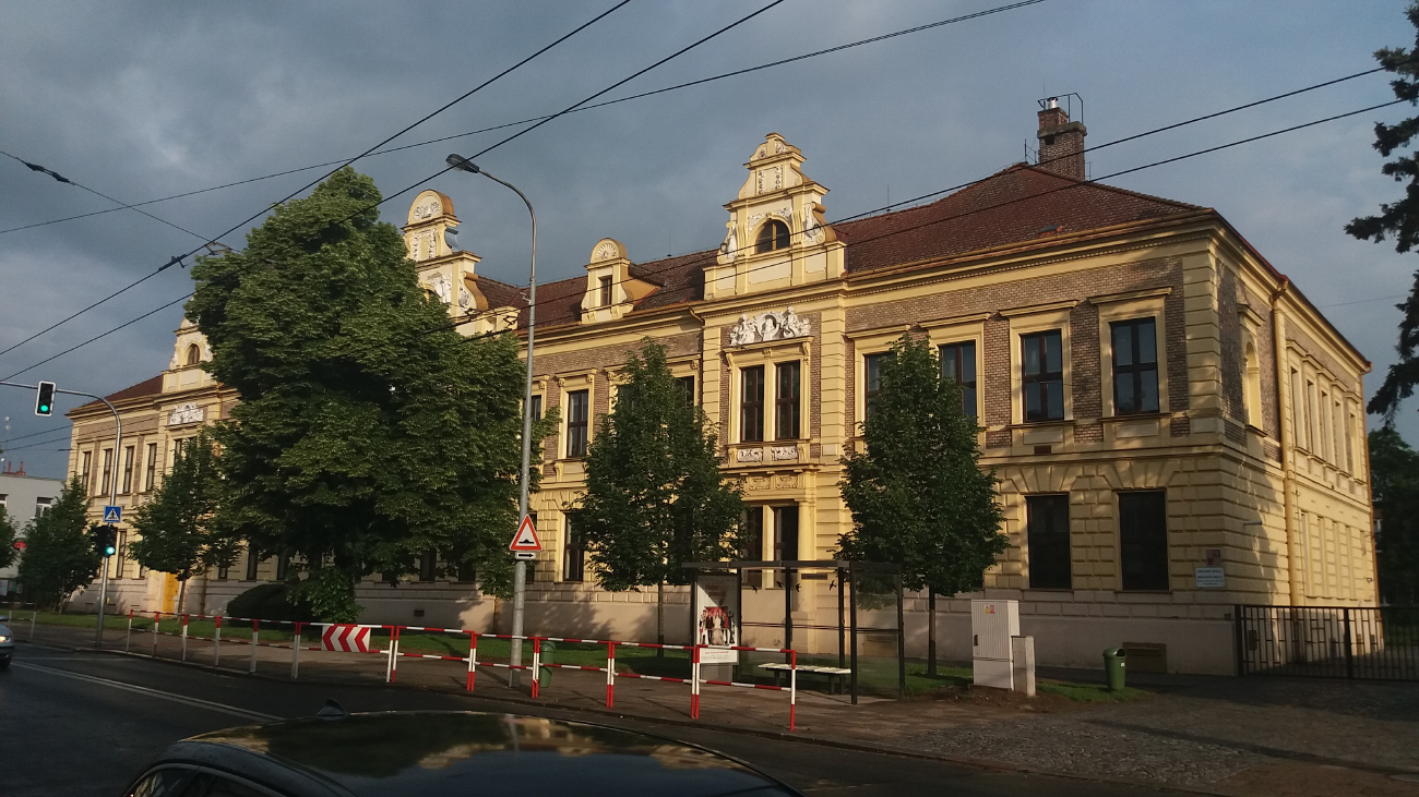 Градец-Кралове, Pražská třída, 198