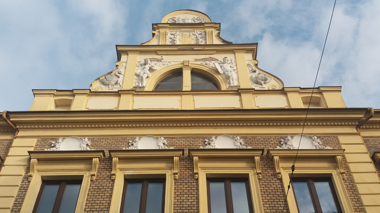 Hradec Králové, Pražská třída, 198