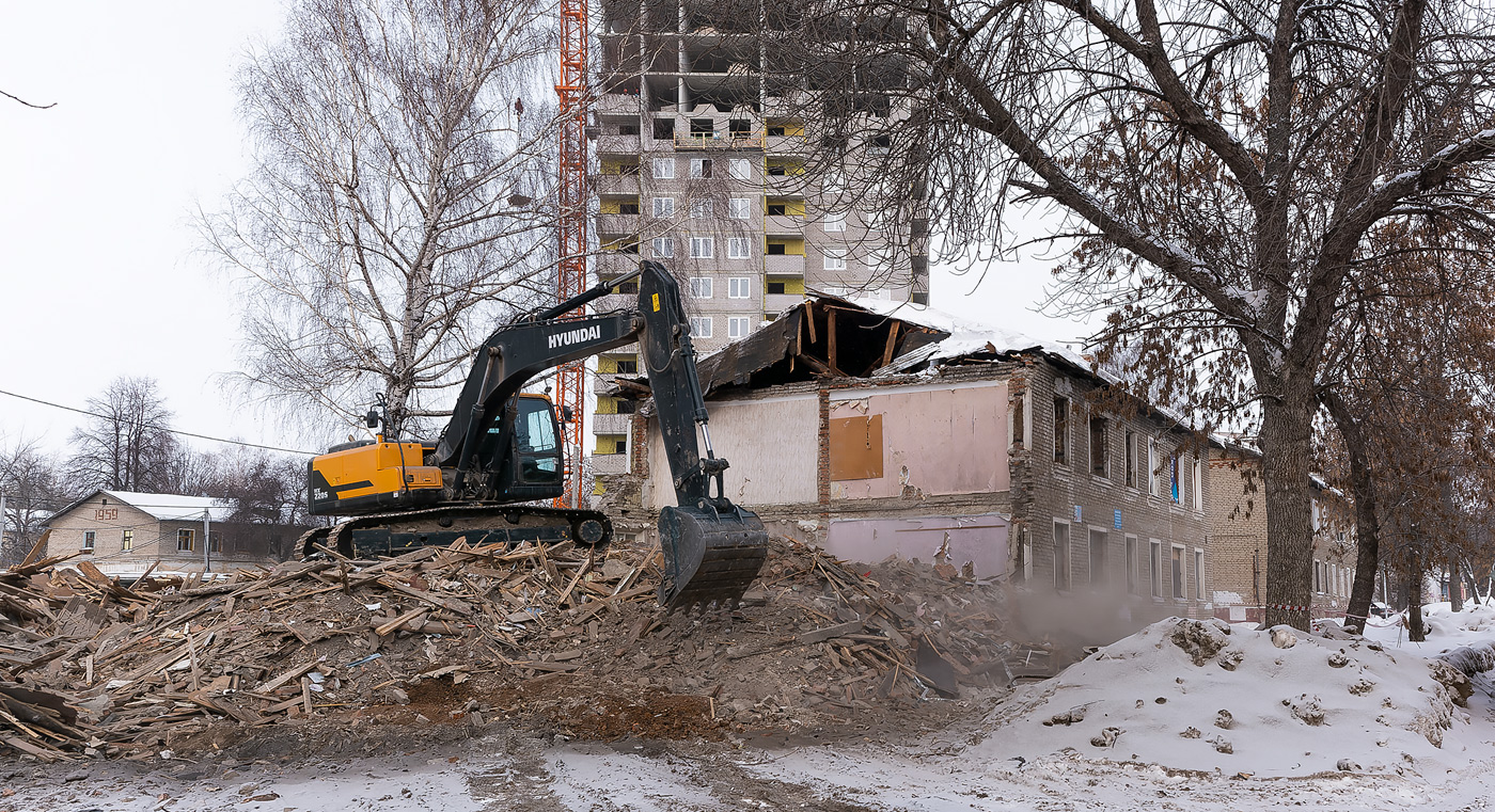 Ufa, Улица Коммунаров, 13