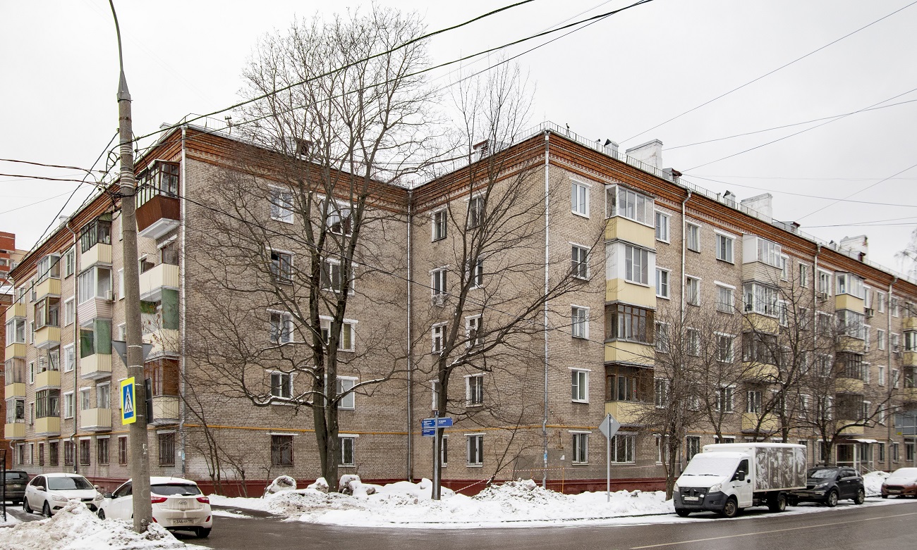 Москва, Улица Приорова, 11 (подъезд 1–2); Улица Приорова, 11 (подъезд 3–5)
