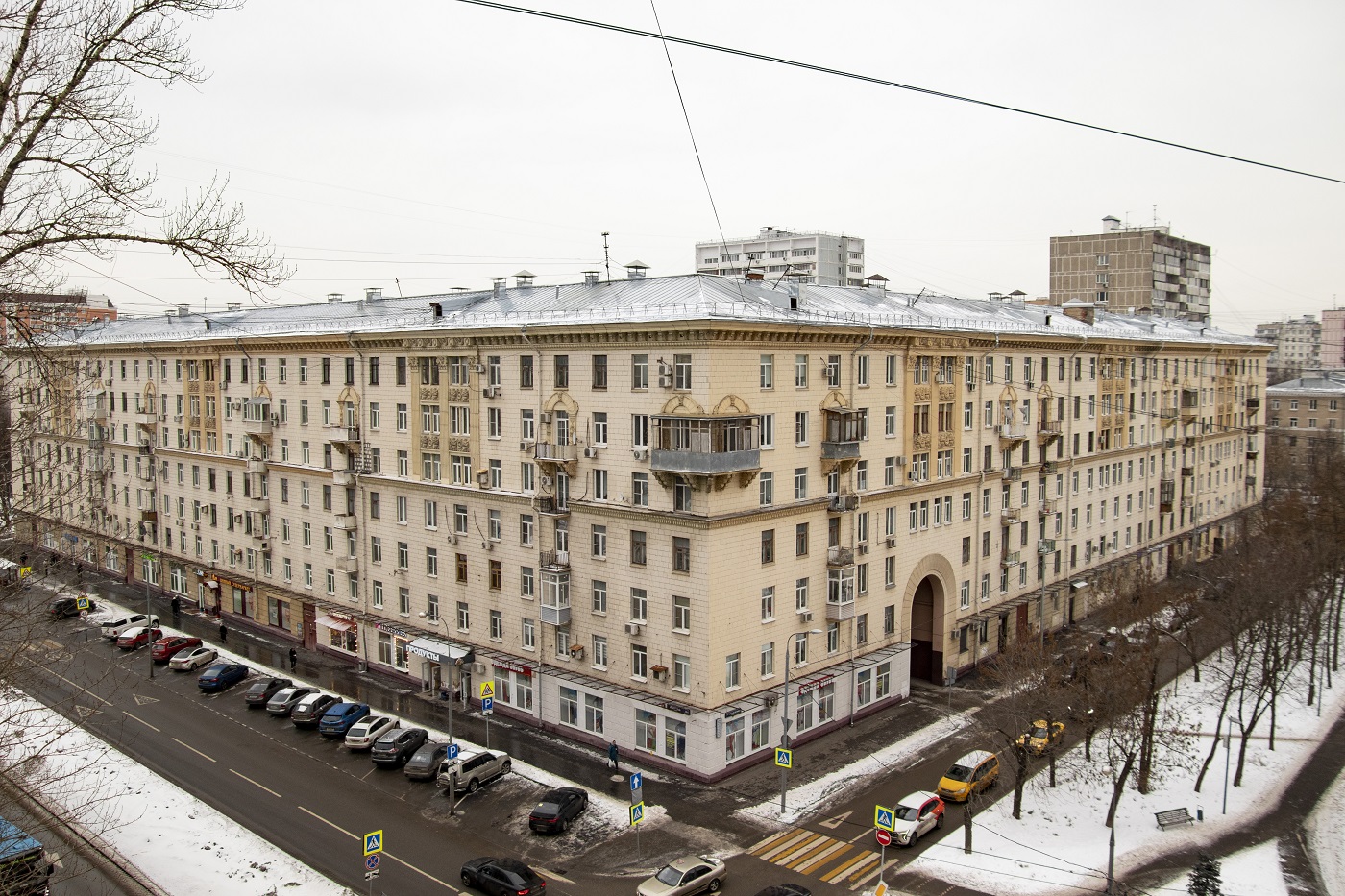 Moskwa, Улица Зои и Александра Космодемьянских, 35 / Бульвар Матроса Железняка