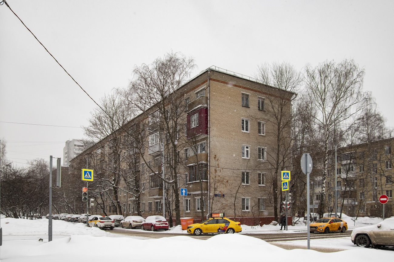 Москва, Бульвар Матроса Железняка, 18 / Коптевский бульвар, 12