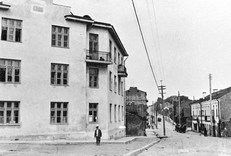 Минск, Республиканская улица, 1 / Революционная улица, 34