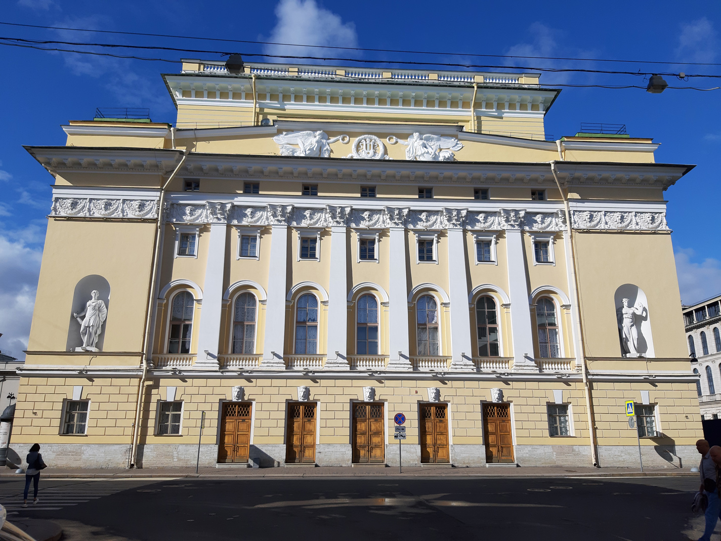 Санкт-Петербург, Площадь Островского, 2