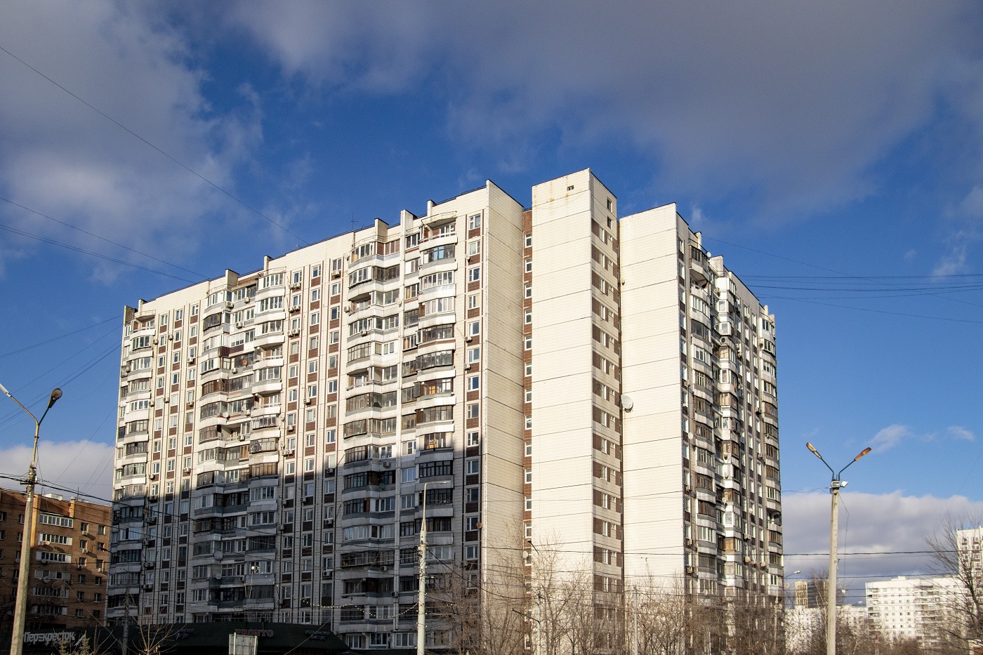 Химки, Молодёжная улица, 2