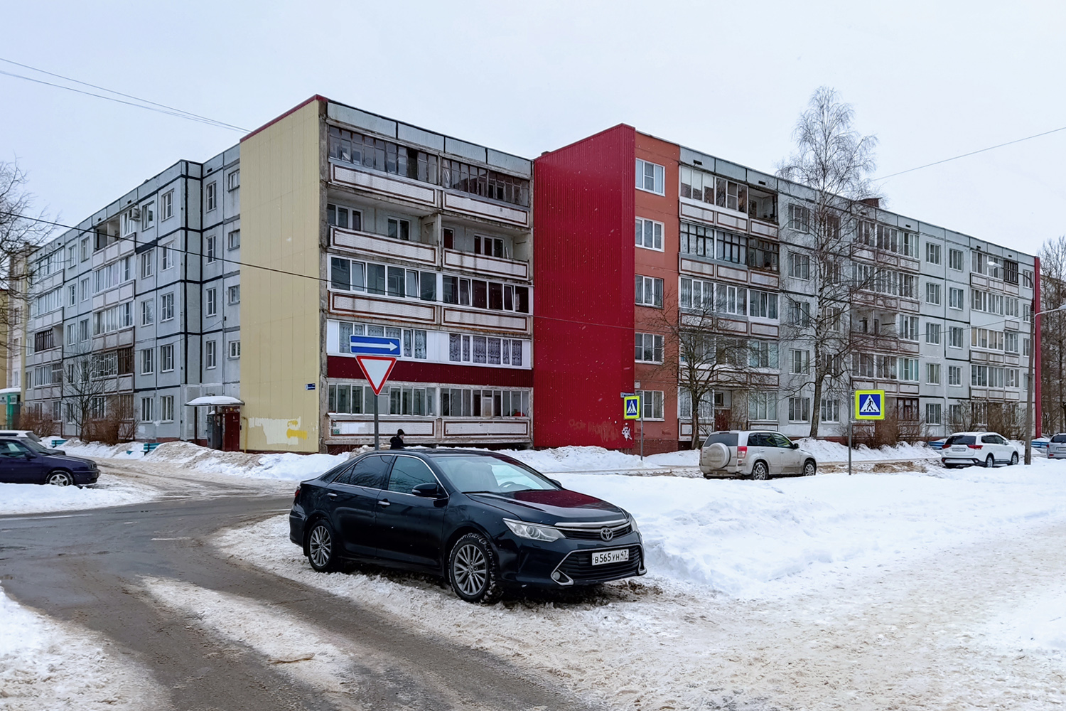 Kiriszy, Волховская набережная, 38