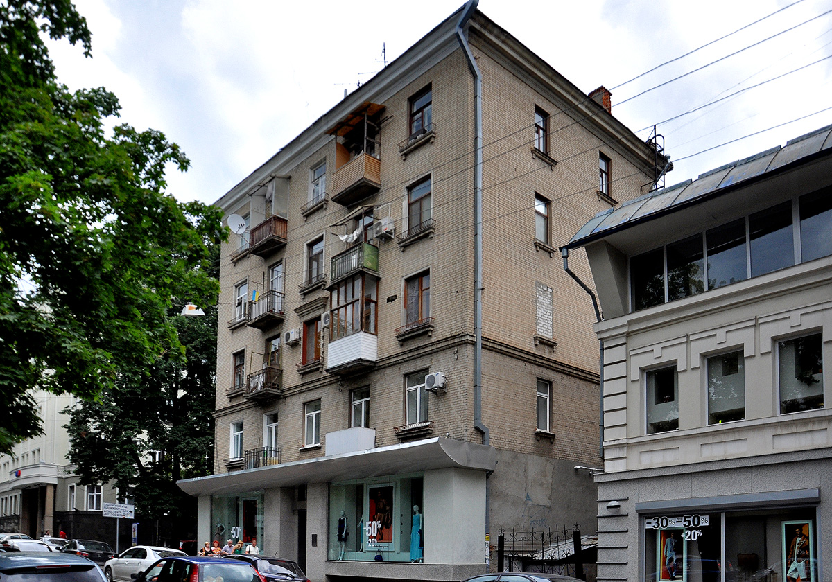 Харьков, Пушкинский въезд, 11 / Улица Алчевских, 28